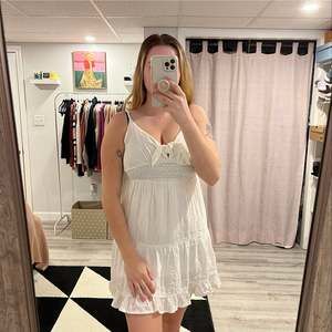 Forever 21 White Flowy Sheer Beachy Engagement Mini Dress Size Small